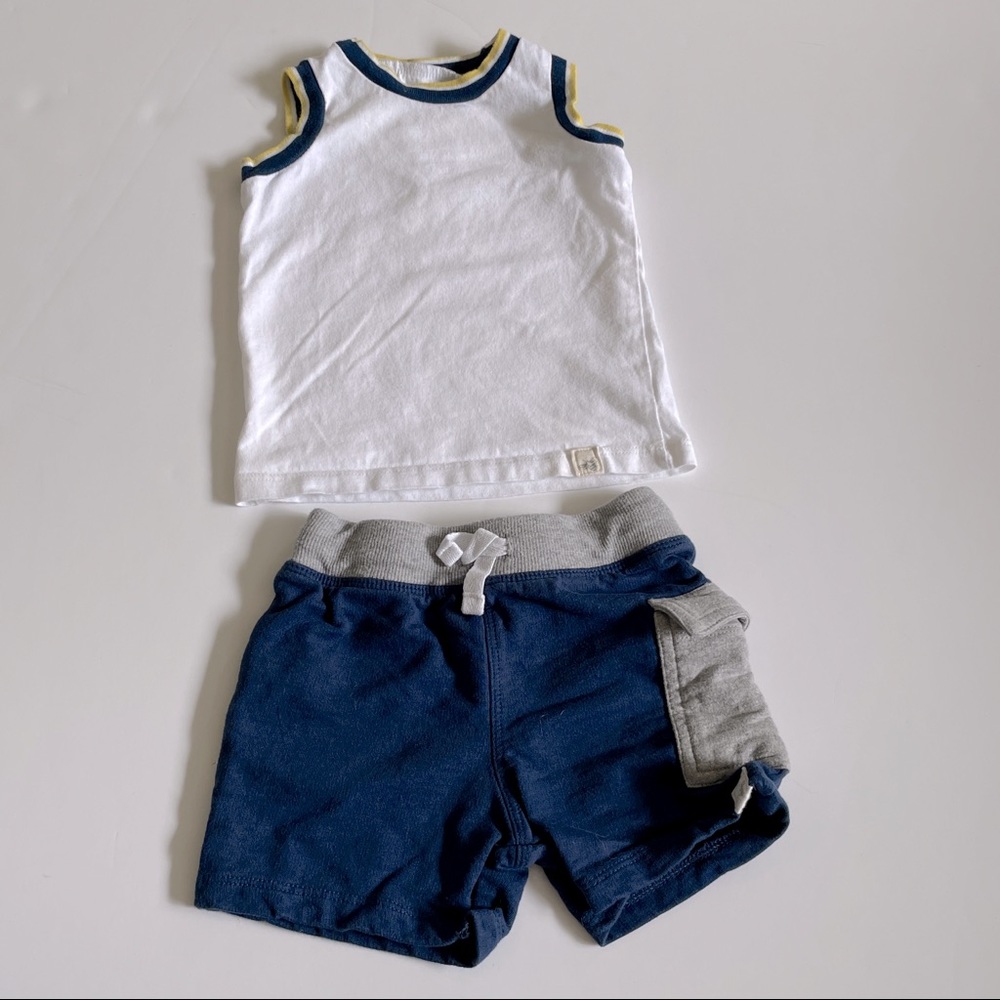 Burt’s Bees outfit